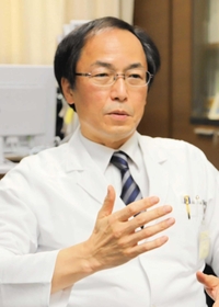 明石市立市民病院の阪倉長平院長