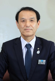 西上三鶴氏