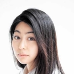 現代美術家のアキ・イノマタさん