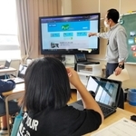 学校で活用が始まっている「まなびープラス」＝２０２１年４月、姫路市立豊富小中学校