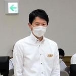 コロナの対策本部会議であいさつする斎藤元彦・兵庫県知事＝２８日午後、神戸市中央区、県災害対策センター（撮影・小谷千穂）