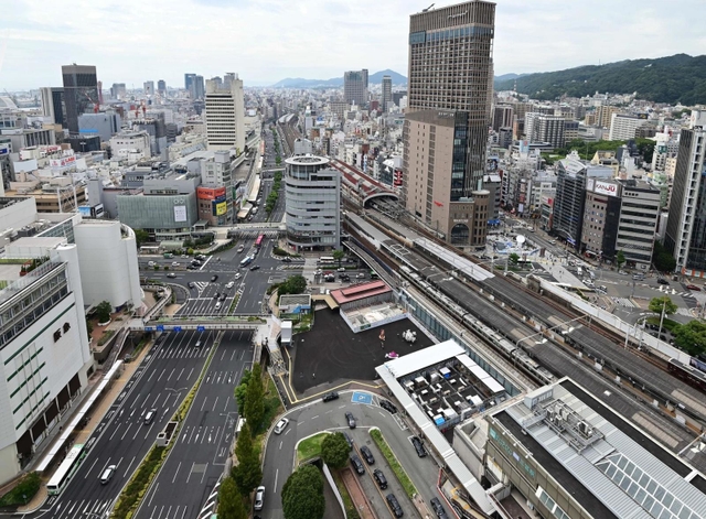 再整備が進むＪＲ三ノ宮駅周辺＝神戸市中央区