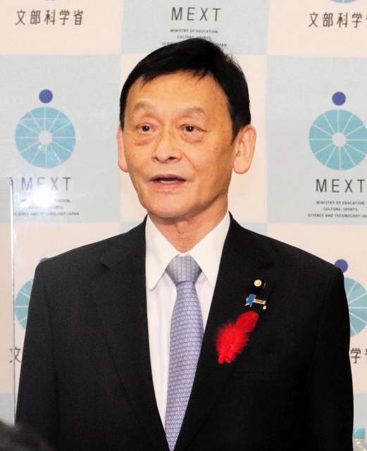 就任会見に臨んだ末松信介文部科学相＝東京都千代田区