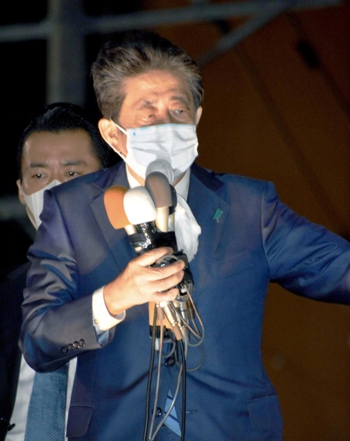 全国遊説で自民党候補への支援を訴える安倍晋三元首相＝２２日、長崎市内