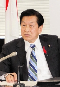 就任会見で意欲を語る山口壮環境相＝東京都千代田区