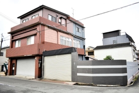 売却が決まった指定暴力団「絆会」の本部事務所＝尼崎市戸ノ内町３