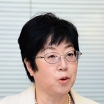 神戸市長選の公約を発表する鴇田香織氏＝２８日午後、神戸市役所（撮影・坂井萌香）