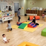 神戸市が子育て支援で各区役所に整備を進める「おやこふらっとひろば」＝９月、神戸市兵庫区