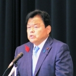 国土交通省の職員を前に退任のあいさつをする赤羽一嘉衆院議員＝東京都千代田区