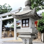 「西宮大神宮」と刻まれた石灯籠＝西宮市社家町