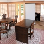 瓦屋根や畳、ふすまなど江戸時代の建築様式が細かく再現された初代県庁館内＝神戸市兵庫区中之島２