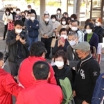 最終日の選挙戦。候補者の呼び掛けも熱を帯びる＝３０日午前、西宮市内（撮影・小林良多、画像の一部を加工しています）