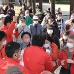 最終日の選挙戦。候補者の呼び掛けも熱を帯びる＝３０日午前、西宮市内（撮影・小林良多、画像の一部を加工しています）