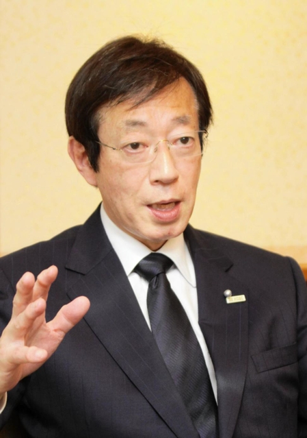 ３期目の抱負や政策を語る久元喜造神戸市長＝神戸市役所