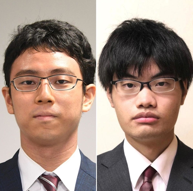 一力遼天元（左）と挑戦者の関航太郎七段