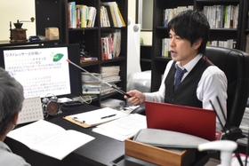 再犯防止に取り組む中村大輔さん＝神戸市内