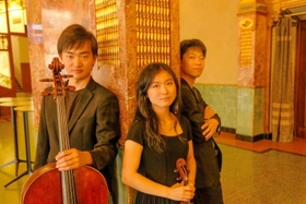 レヒネル・トリオのチェロ水野優也（左から）、バイオリン長尾春花、ピアノ水谷友彦（同トリオ提供）