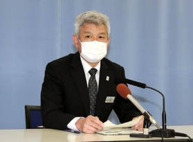 兵庫県内で新型コロナウイルスの新規感染者がゼロになったことを発表する県感染症対策課の西下重樹課長＝22日午後、県庁