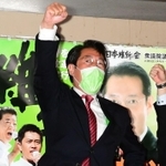 ９年ぶりの国政復帰を確実にした市村浩一郎氏＝宝塚市逆瀬川２（撮影・中西幸大）