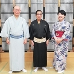 喜楽館で初の講談フェスティバルを行う（左から）旭堂南湖、南鱗、南華＝大阪市天王寺区