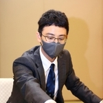 第２局で関航太郎七段に勝利し、対局を振り返る一力遼天元＝１６日午後、札幌市、ホテルエミシア札幌