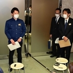 姫路市内の養鶏場で確認された鳥インフルエンザの対応について説明する斎藤元彦兵庫県知事＝１７日夕、神戸市中央区下山手通５、兵庫県庁（撮影・中西幸大）