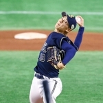 ８回途中から５番手で登板し、勝利投手となったオリックス・山岡＝東京ドーム（撮影・藤尾明華）