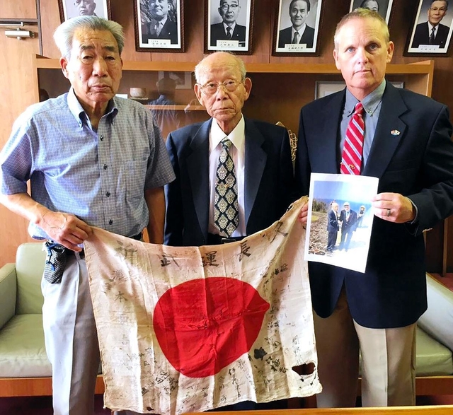 遺族に日本兵の遺品を返還したダニエル・キングさん（本人提供）