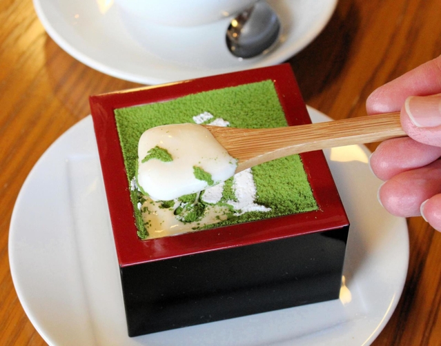 クリーミーな食感に和のテイストも盛り込んだ梵字テラミス（滋賀県大津市坂本本町４２２０、比叡山延暦寺）