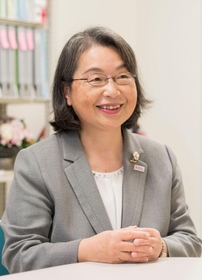 秋元典子氏