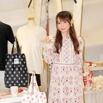 大阪・関西万博の公式ライセンスグッズをＰＲする中川翔子さん＝東京都中央区日本橋１、コレド日本橋