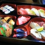 一力遼天元が注文した「活魚料理　きた八」の特注弁当＝６日、洲本市のホテルニューアワジ