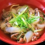 関航太郎七段が注文した肉うどん＝６日、洲本市のホテルニューアワジ