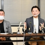 来年の「１・１７のつどい」について説明する藤本真一さんら＝神戸市役所