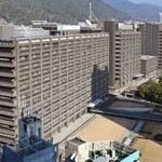再整備事業の見直しが決まった兵庫県庁舎＝神戸市中央区下山手通５（撮影・谷川直生）