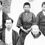 修道院講師時代の露風（前列左）と教え子ら（霞城館提供）