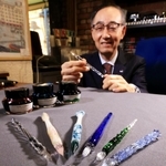 インク人気を背景に、愛用者が増えているガラスペン＝神戸市中央区東川崎町１、ＮＡＧＡＳＡＷＡ神戸煉瓦倉庫店