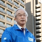 「１・１７の経験と教訓を伝えるのは使命」と語る高橋守雄さん＝神戸市中央区の兵庫県庁前（撮影・坂井萌香）