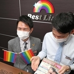 真剣な男性同士の出会いをサポートする結婚相談所「ベストリアン」。代表の田辺義宗さん（左）と副代表の新井智尊さん＝神戸市中央区二宮町１（撮影・長嶺麻子）