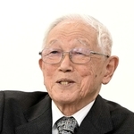 国内外の公害問題を見つめる中で環境経済学の体系を構築した宮本憲一さん。「環境を含めた共同社会の政治経済学を基礎にしなければならない」＝京都市右京区（撮影・中西幸大）