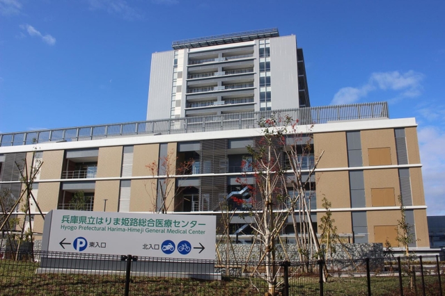 ５月に開院予定の「兵庫県立はりま姫路総合医療センター」。キャスティ２１で最後の施設整備となる＝姫路市神屋町（撮影・山本　晃）