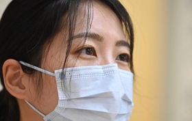 里見香奈女流王位