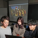 動画を編集する（左から）グループメンバーの藤原祐弥さん、石田瞳さん、長谷川侑翔（ゆうと）さん＝神戸市長田区若松町５（撮影・大森　武）