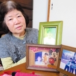 娘朝美さんについて語る大石博子さん＝神戸市兵庫区大開通