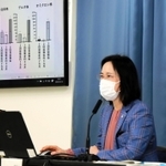 ３回目のワクチン接種の有効性を示す研究結果を発表する神戸大大学院の森康子・感染症センター長＝１８日午後、神戸市中央区、兵庫県庁