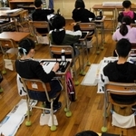 スタートしたばかりの３学期だが、感染急拡大の影響が学校現場に及んでいる＝１月７日、神戸市内