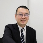 公式戦１３００勝を達成した結城聡九段＝２０日午後、関西棋院