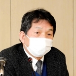 要介護リスク予測の研究について説明する神戸大の榑林特命教授＝神戸市灘区六甲台町、神戸大
