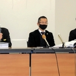 会見で訴えの内容などを説明する悪質水道工事被害対策姫路弁護団＝姫路市北条１、県弁護士会姫路支部会館