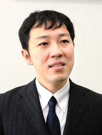 「公式戦で親子対決ができなかったのは残念」と語る西川和宏六段＝神戸新聞社